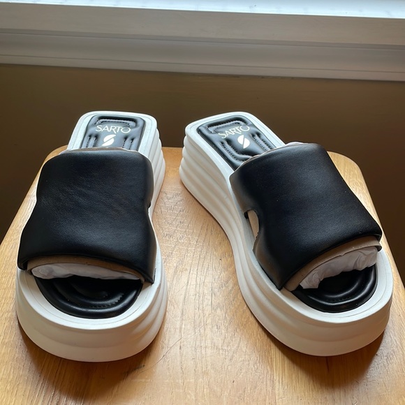 Franco Sarto Shoes - Leather Platform Sandal. Size 8. NWT